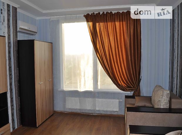 Rent an apartment in Kyiv on the St. Bohatyrska per 11500 uah. 