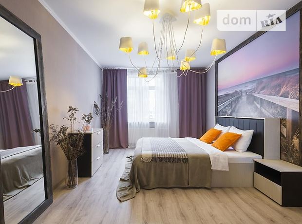 Rent daily an apartment in Kyiv on the St. Voskresenska per 700 uah. 