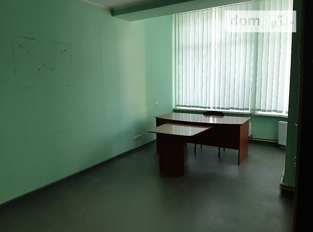 Rent an office in Khmelnytskyi on the St. Myrnoho per 2500 uah. 