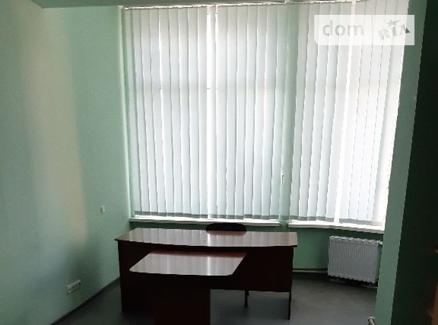 Rent an office in Khmelnytskyi on the St. Myrnoho per 2500 uah. 