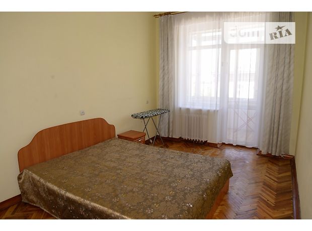 Rent an apartment in Kyiv on the St. Sichovykh Striltsiv 13000 per 13000 uah. 