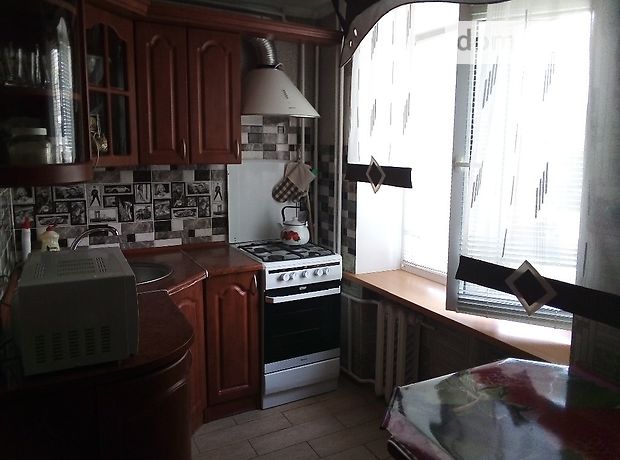 Rent daily an apartment in Uman on the St. Zatyshna 23А per 500 uah. 