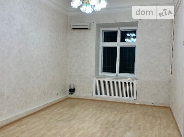 Rent an office in Odesa on the St. Derybasivska per 40761 uah. 