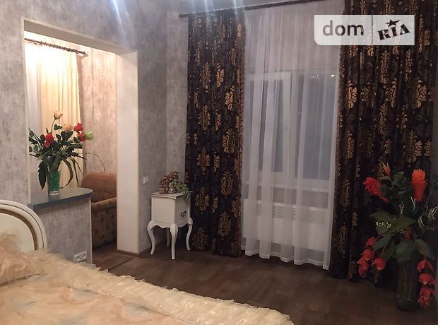 Rent daily an apartment in Odesa on the St. Velyka Arnautska 33 per 500 uah. 