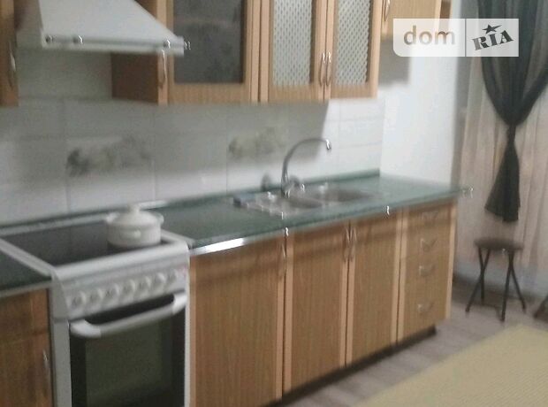 Rent an apartment in Kyiv near Metro Akademmistechko per 11000 uah. 