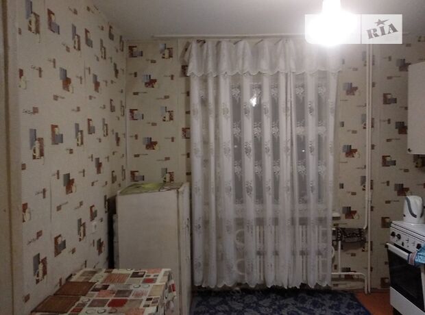 Rent an apartment in Kryvyi Rih on the Avenue Peremohy per 1500 uah. 