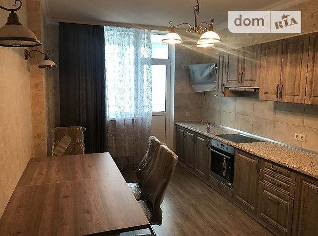 Rent an apartment in Kyiv on the St. Sikorskoho Ihoria Aviakonstruktora per 13043 uah. 