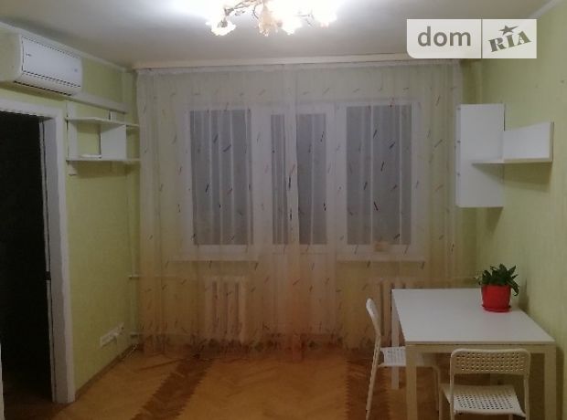 Снять квартиру в Киеве возле ст.М. Берестейская за 10000 грн. 