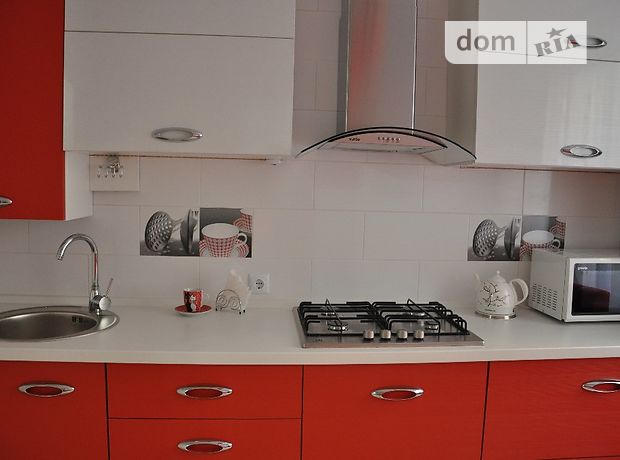 Rent daily an apartment in Odesa on the St. Lvivska 13 per 700 uah. 