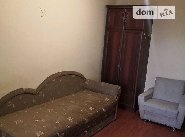 Rent a room in Chernivtsi on the St. Heroiv Maidanu per 1500 uah. 