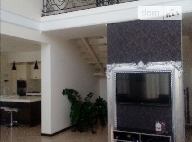 Rent daily a house in Odesa on the St. Horikhova per 6000 uah. 