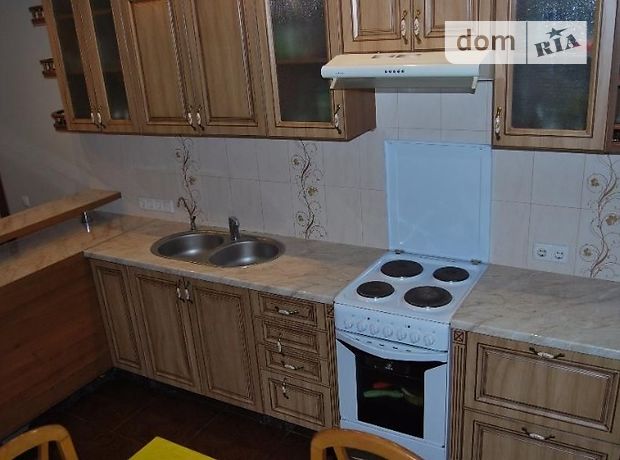 Rent a house in Dnipro on the lane Zatyshnyi per 5500 uah. 