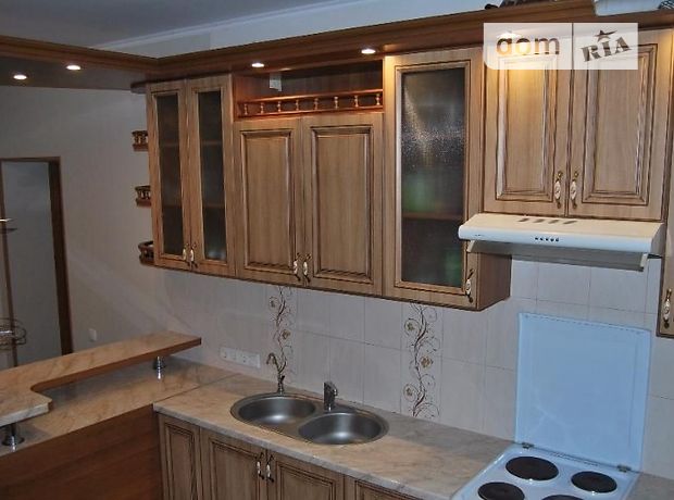 Rent a house in Dnipro on the lane Zatyshnyi per 5500 uah. 