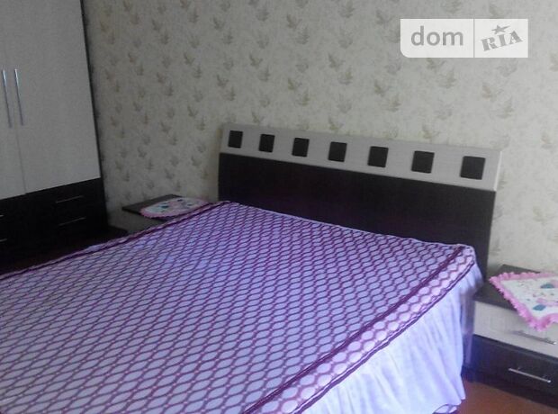 Rent a house in Sumy on the St. Druzhby per 5500 uah. 