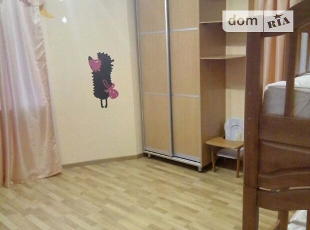 Снять комнату в Киеве на ул. Ахматовой Анны за 4000 грн. 