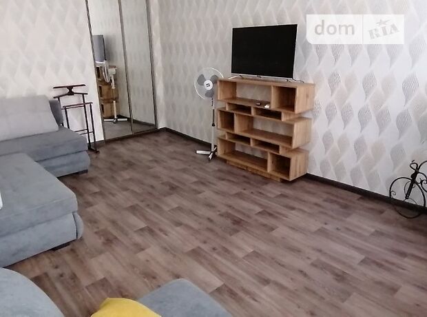 Rent daily an apartment in Kharkiv on the St. Dmytriivska 22 per 600 uah. 