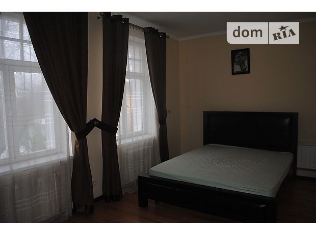 Rent a house in Kyiv on the St. Rusanivski sady 8- per 55249 uah. 