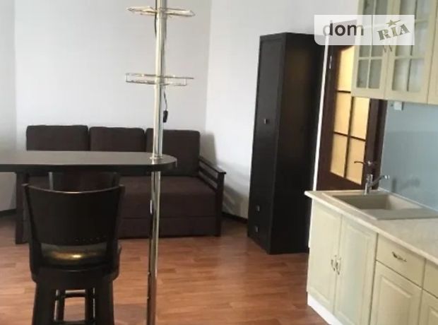 Rent an apartment in Kyiv on the St. Lomonosova per 9800 uah. 