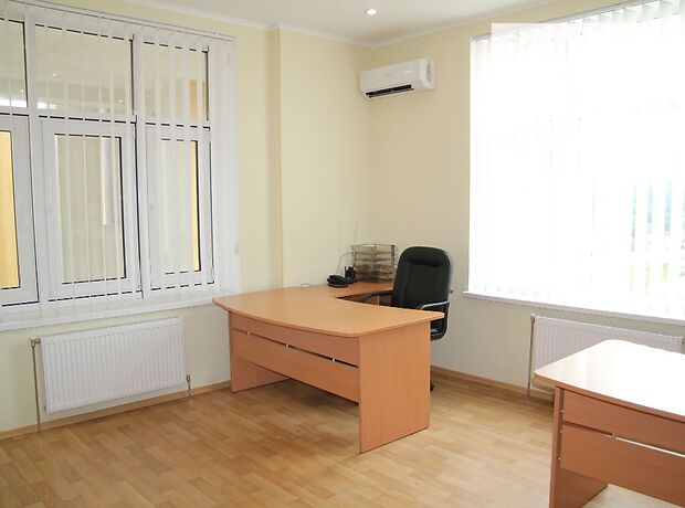 Rent an office in Kyiv on the Avenue Lobanovskoho Valeriia per 32000 uah. 