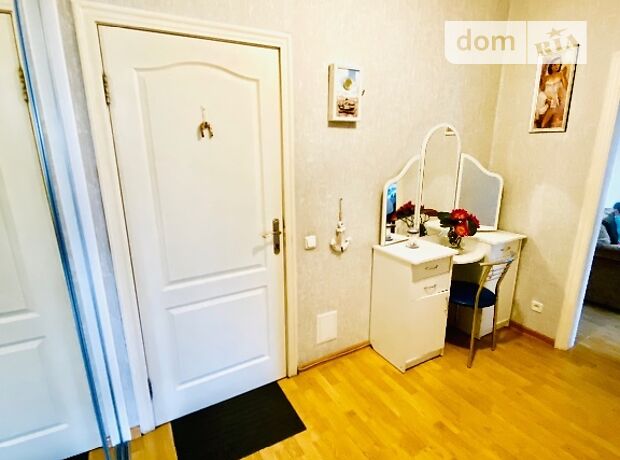Зняти подобово квартиру в Києві на вул. Ревуцького за 750 грн. 