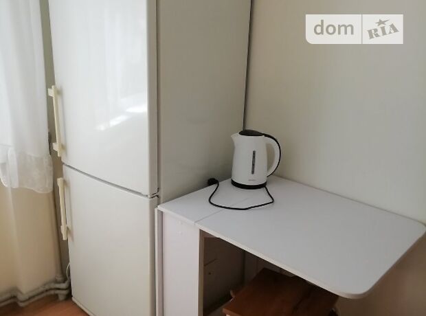 Rent an apartment in Dnipro on the St. Voskresenska per 7000 uah. 