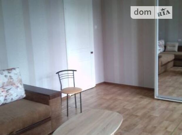 Rent an apartment in Dnipro on the St. Voskresenska per 7000 uah. 