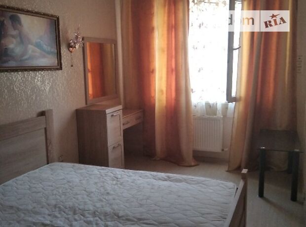 Rent an apartment in Odesa on the lane Internatsionalnyi per 8500 uah. 