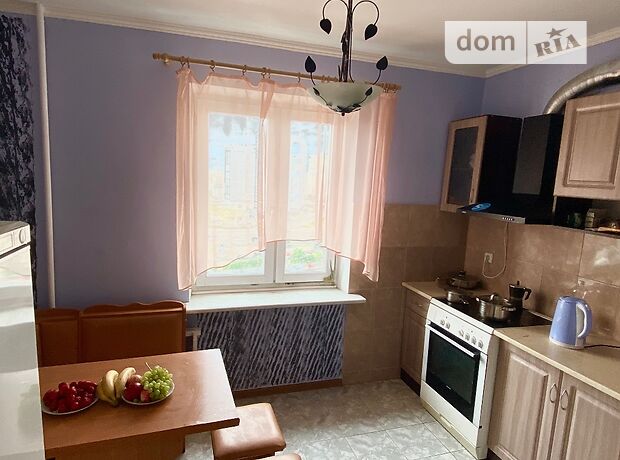 Снять квартиру в Киеве на проспект Бажана Николая 32 за 15000 грн. 