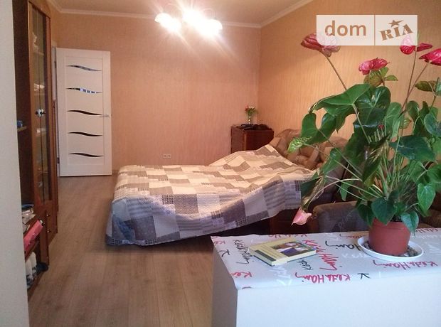 Rent a room in Kyiv on the St. Vyshniakivska per 4000 uah. 