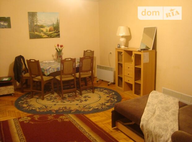 Rent an apartment in Uzhhorod on the St. Peremohy per 4000 uah. 