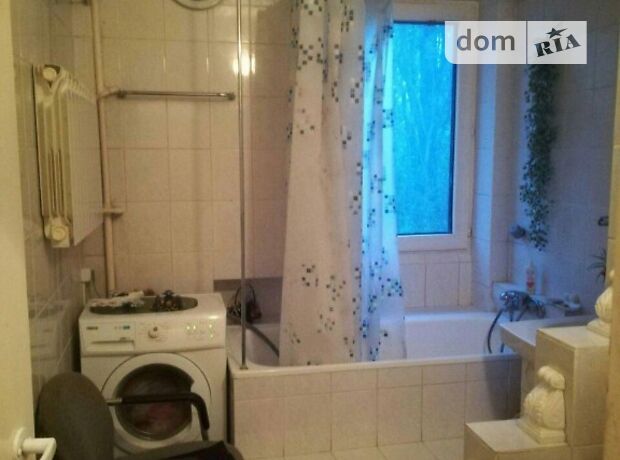 Rent a room in Kyiv on the St. Mytrofana Dovnar-Zapolskoho per 5000 uah. 