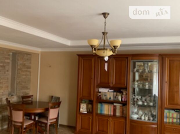 Rent a house in Kyiv on the St. Honchara Olesia 5 per 27000 uah. 