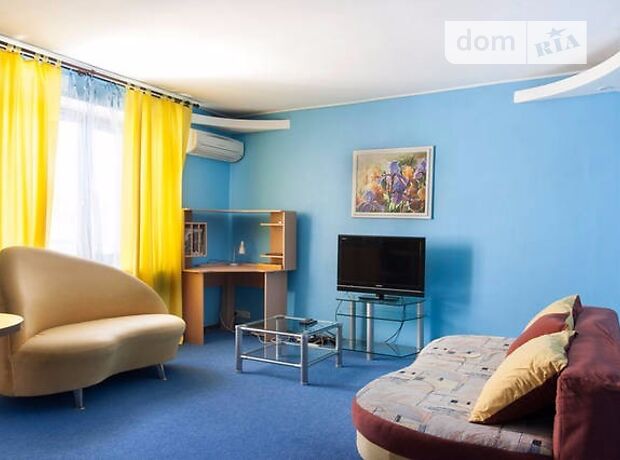 Rent daily an apartment in Kyiv on the St. Rustaveli Shota per 800 uah. 