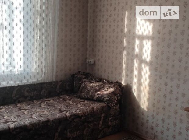 Rent a room in Poltava on the St. Myru per 2250 uah. 