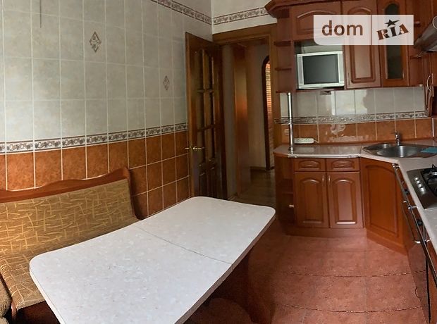 Rent an apartment in Ternopil on the St. Protasevycha per 4800 uah. 