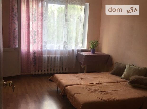 Rent a room in Kyiv on the St. Yury Hnata 10 per 3500 uah. 