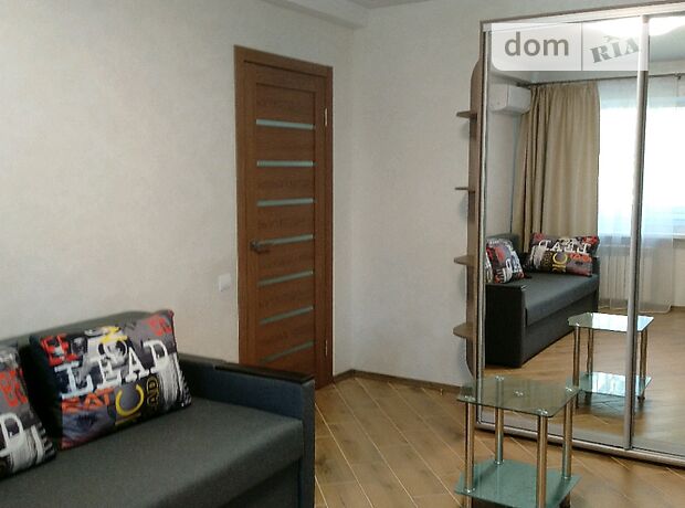 Rent an apartment in Zaporizhzhia on the St. 40 rokiv Peremohy per 7000 uah. 