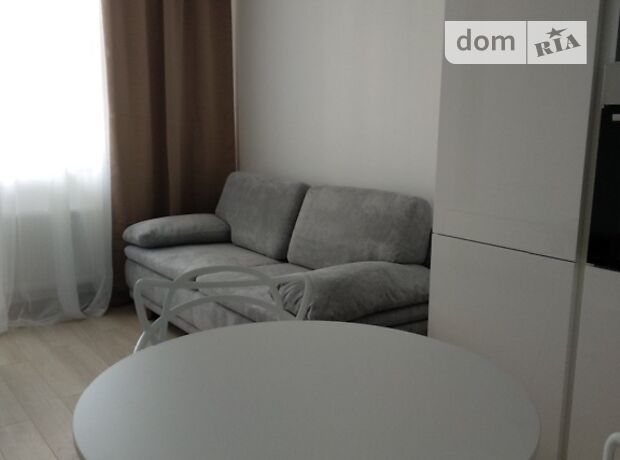 Rent an apartment in Kyiv on the Avenue Pravdy per 15000 uah. 
