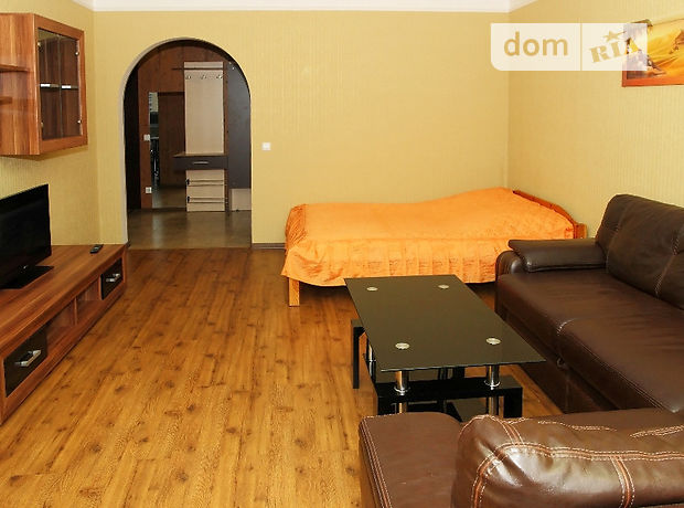 Rent daily an apartment in Kyiv on the St. Kniazhyi Zaton per 750 uah. 