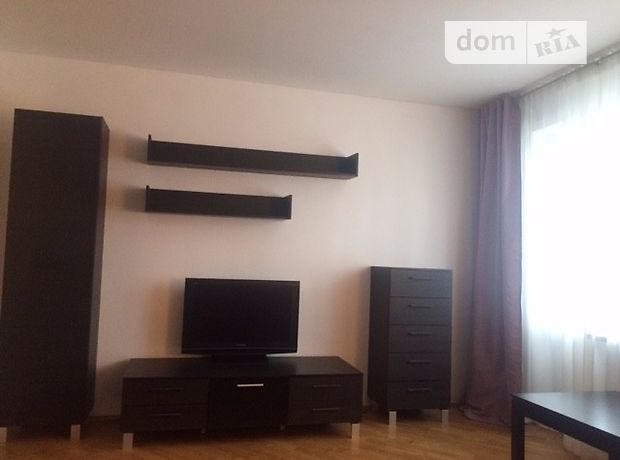 Rent an apartment in Lviv on the St. Patona per 9000 uah. 
