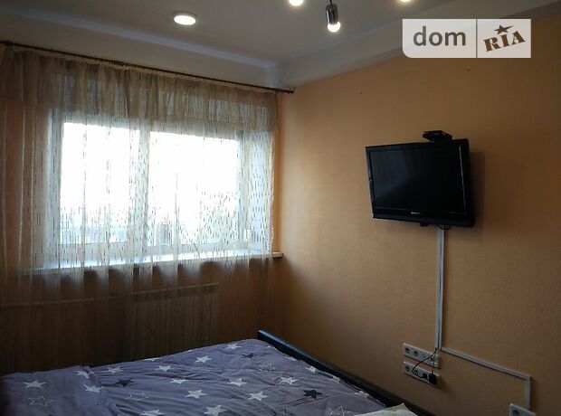 Rent daily an apartment in Kyiv in Pecherskyi district per 900 uah. 