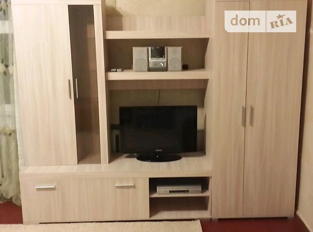 Rent an apartment in Kharkiv on the Konstytutsii maidan 55 per 8000 uah. 
