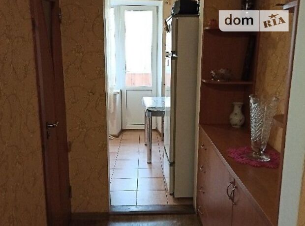 Rent an apartment in Zhytomyr per 5000 uah. 