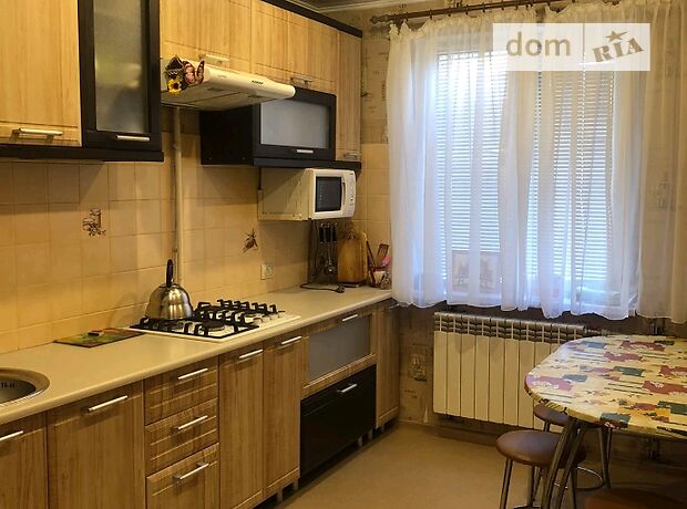 Rent an apartment in Kryvyi Rih per 5000 uah. 