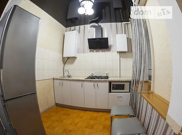 Rent daily an apartment in Kryvyi Rih on the St. Haharina 3 per 550 uah. 