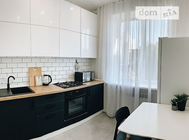 Rent an apartment in Kyiv on the St. Kudri Ivana 4 per 23000 uah. 
