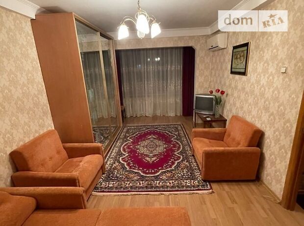 Зняти квартиру в Києві біля ст.м. Мінська за 10000 грн. 