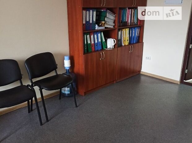 Rent an office in Khmelnytskyi on the St. Vodoprovidna per 4000 uah. 