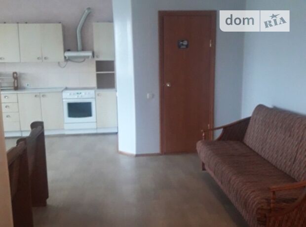 Rent an apartment in Kyiv on the St. Hazoprovidna 2 per 5000 uah. 