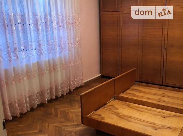 Rent an apartment in Mukachevo on the St. Karpenka Karoho per 8451 uah. 